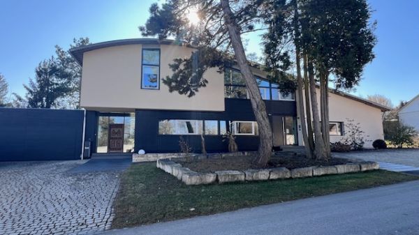 Extravagantes Niedrigenergiehaus (Einfamilienhaus) 