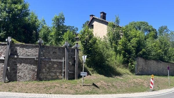 Wohnbaugrundstück mit denkmalgeschütztem Altbau